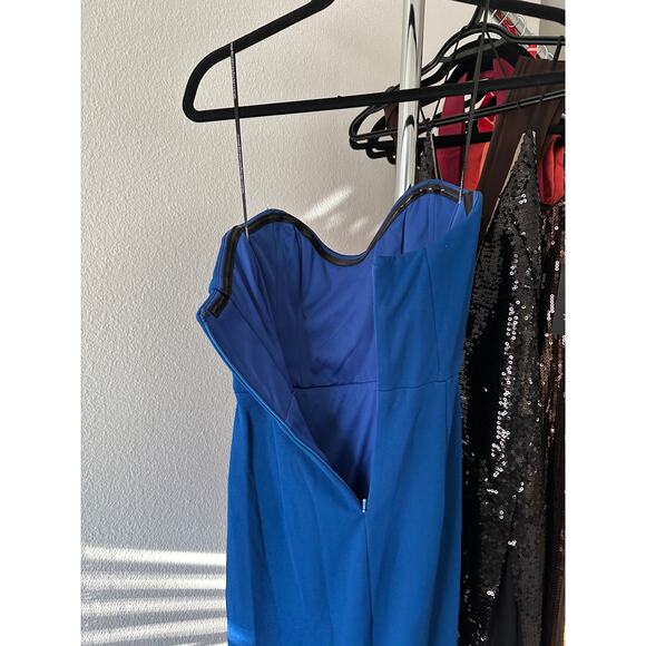 Katie May Pamela Gown in Ocean - Picture 6 of 8